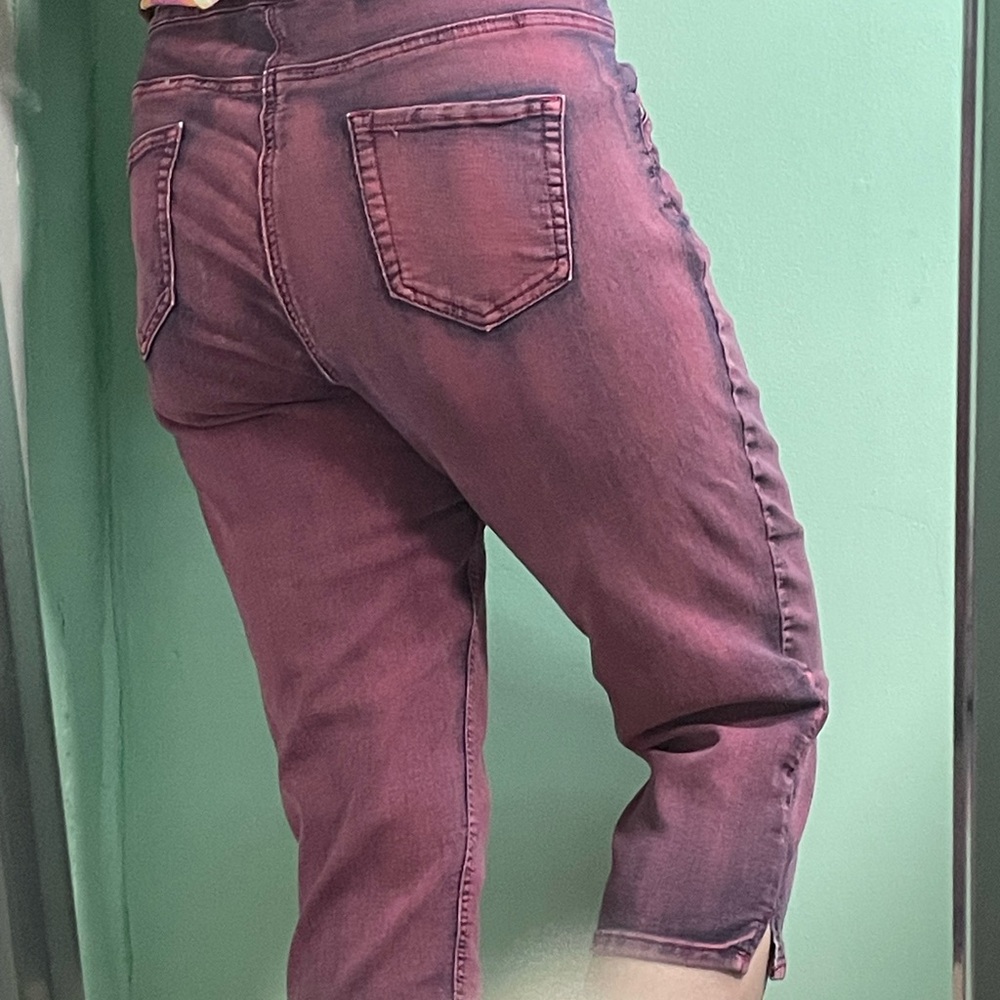 Marie Claire Plus Size Women's Cropped Jeans in Maroon